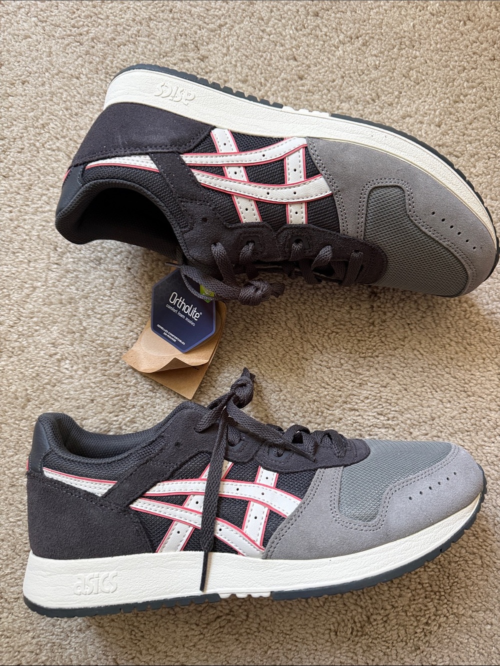 NWT - Men’s 7.5 ASICS